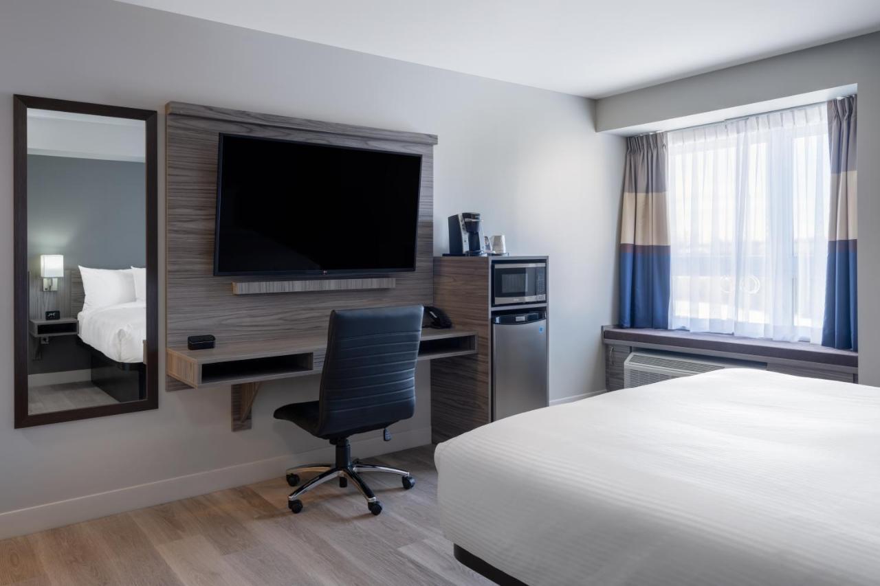 Microtel Inn & Suites By Wyndham Kanata Ottawa West Bagian luar foto