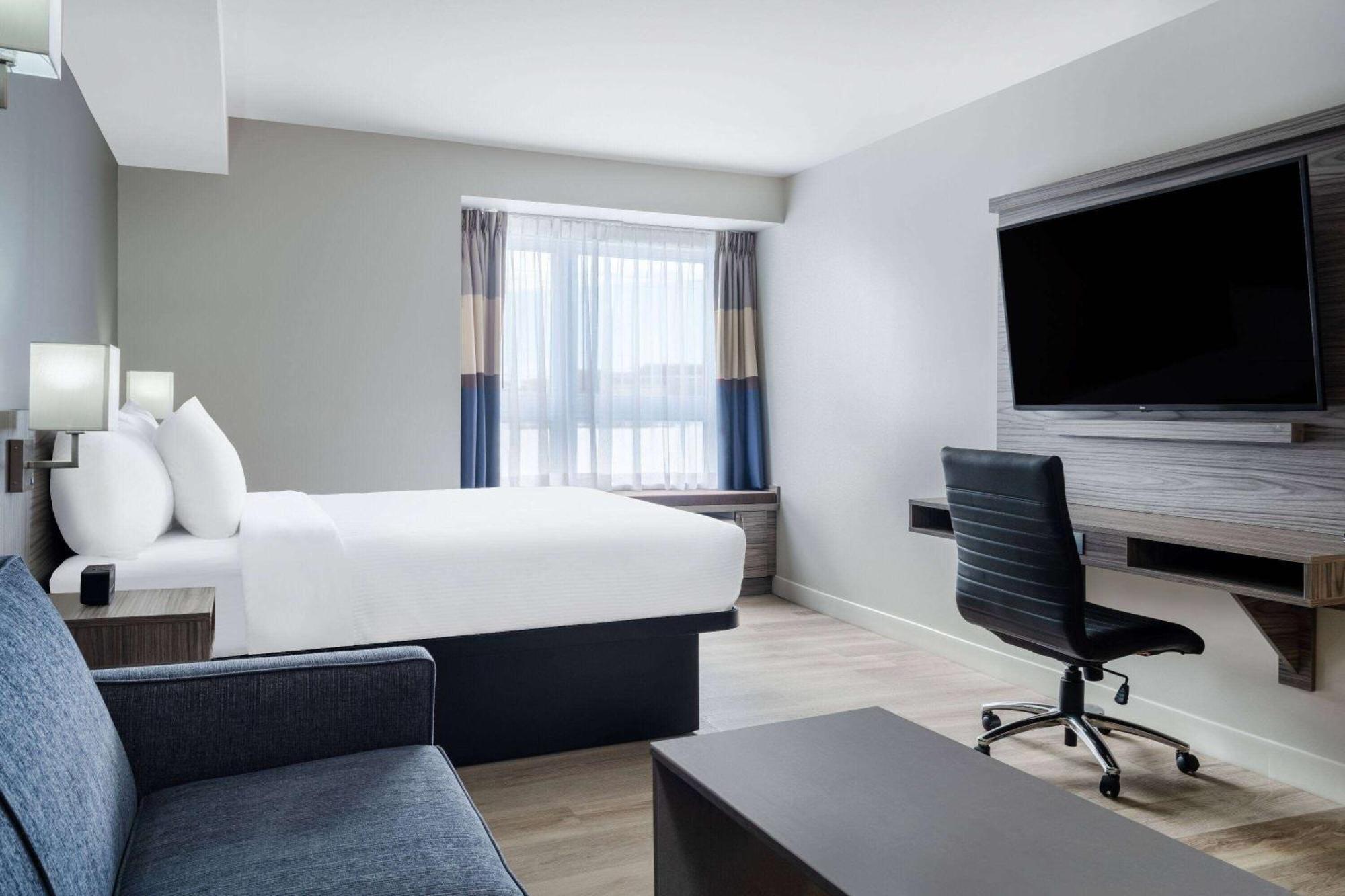 Microtel Inn & Suites By Wyndham Kanata Ottawa West Bagian luar foto
