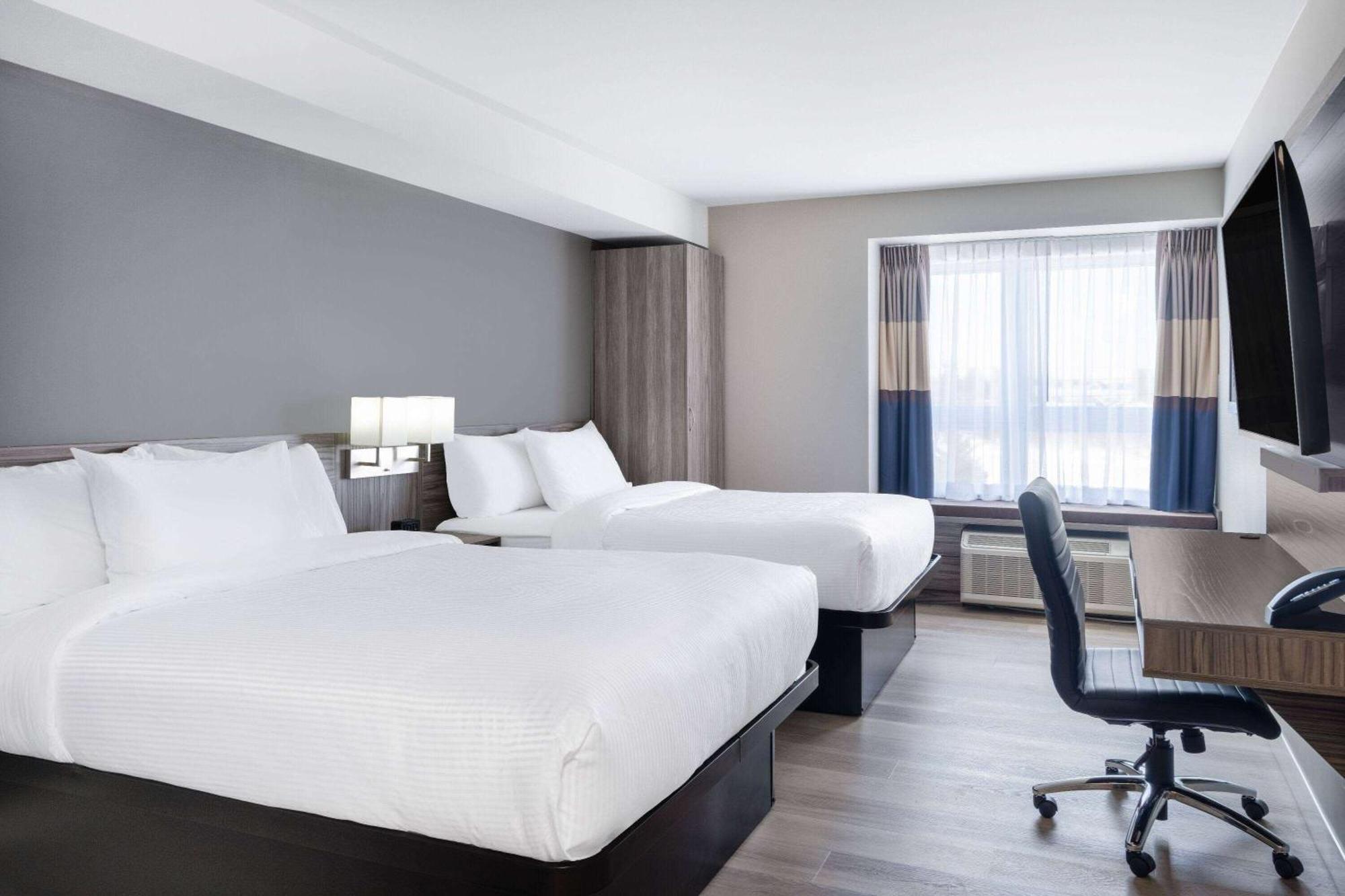 Microtel Inn & Suites By Wyndham Kanata Ottawa West Bagian luar foto