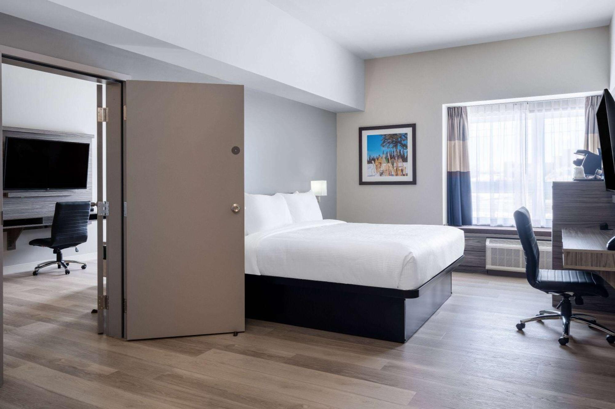Microtel Inn & Suites By Wyndham Kanata Ottawa West Bagian luar foto